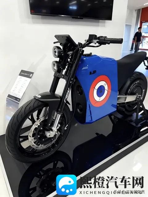 AJP Fulgora电动摩托VS传统燃油摩托,谁才是摩友新宠?-3