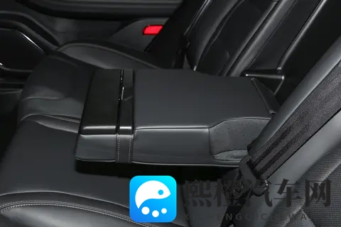 林肯 Z 这款混动车型,实用主义者的性价比首选-1