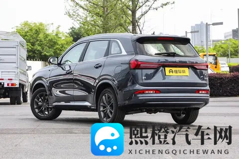 12万级插混SUV，230km纯电续航，还有电混四驱+露营装备-3