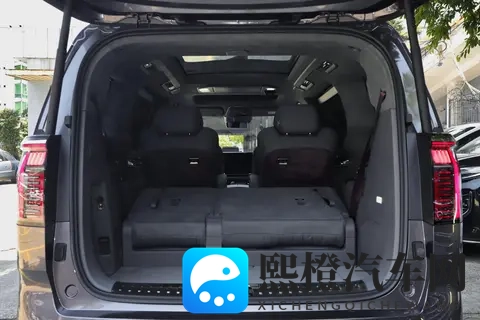 重塑豪华MPV:极氪009七座过道版,能否成为多口之家的理想座驾?-3