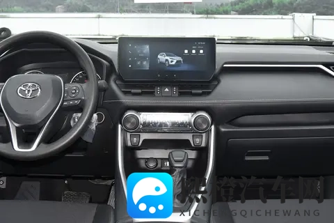 表哥纠结 “买新能源还是油车”，我带他开威兰达跑了趟露营-2