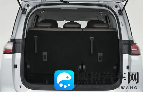 真7座大空间,入门即高配,10万级家用MPV选它准没错-3