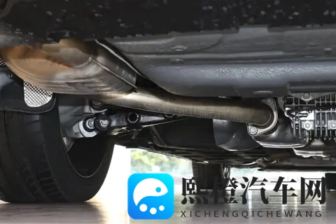 700 万级自主旗舰：红旗国礼 VS 劳斯莱斯谁更值-1