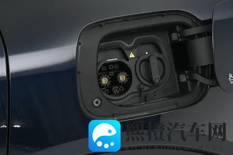 1699万买德系豪华插混SUV?比奔驰懂家用,比新势力懂豪华!-1