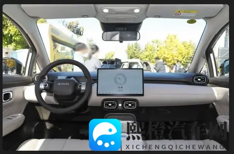 99热热热:新能源与燃油车齐飞,盘点热门车型亮点-3