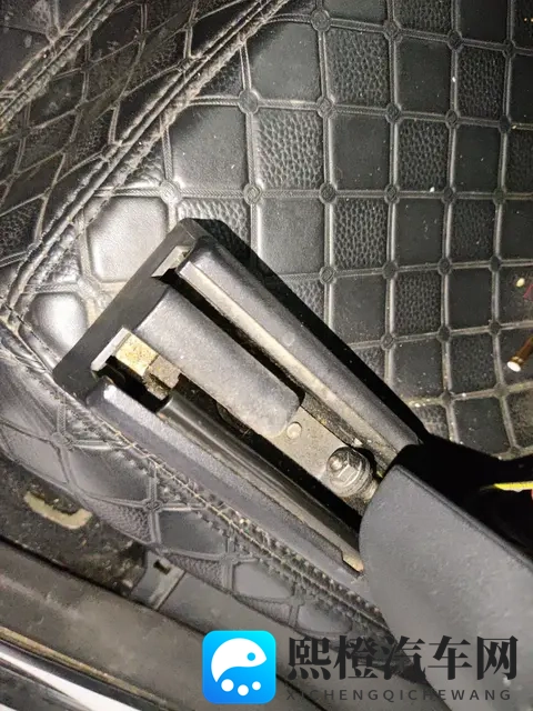 男生操女生APP：汽车新科技：颠覆驾驶体验，智能助手趣味互动-3