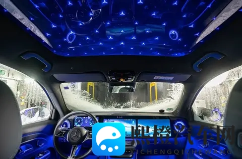 阿明说车侃赛:奔驰新GLB内饰炸场!三联屏+星空顶,30万级卷王?-1