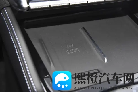 20T+8AT,还配256色氛围灯,吉利星瑞值得一看-3