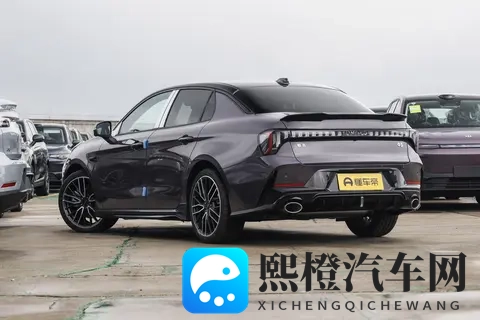 领克03 2026款 20TD AT Ultra：性能与智能兼备的紧凑型轿车-3