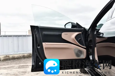 试驾阿维塔12四激光版：全系标配，辅助驾驶升级，续航更长-2