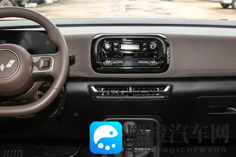 实测五菱星光730：7万级配侧滑门+独立悬架，是否打破性价比认知-2