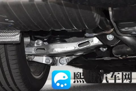 捷豹 XFL 2 款车型配置拆解:2398 万起怎么选?实用党 & 性能党都看这-1