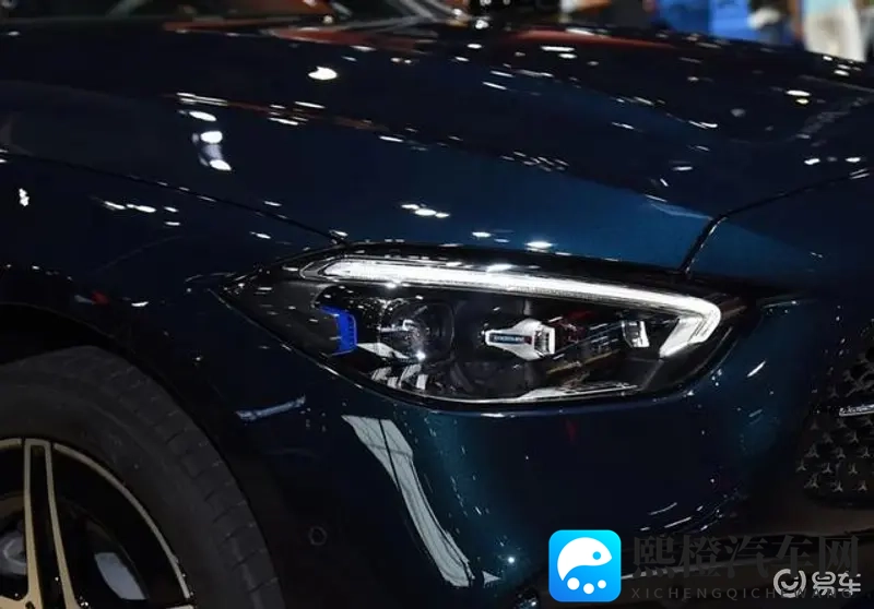 処女嫩白紧疼叫：青春少女肌肤紧致白皙，娇声叫唤引人怜爱-1