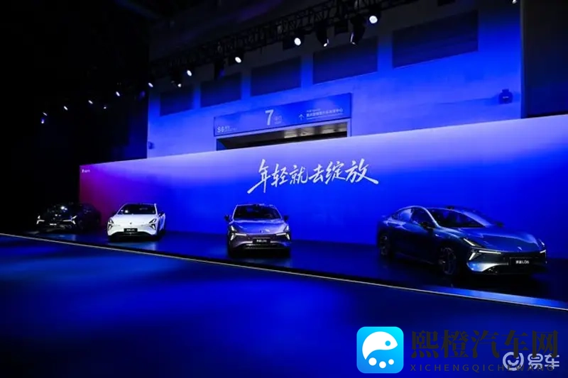 深蓝L06上市1329万起售 给年轻人造驾驶机器-1