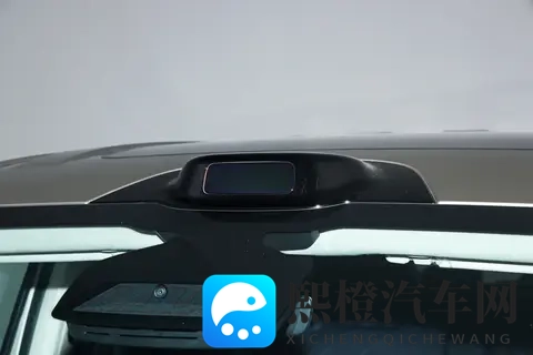 26款岚图梦想家增配又降价,30万多买MPV值吗?-3