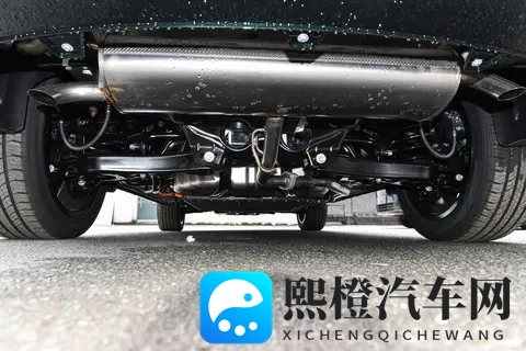 230km纯电续航+电混四驱 12万级蓝电E5 PLUS值不值得冲?-3