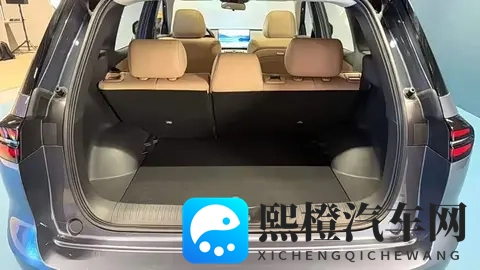 三大自研技术加持，埃安i60增程版1268万元起预售-3