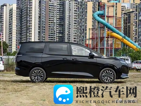 2025 年真七座 SUV 标杆？五菱星光 730：第三排能躺、能装露营装备-3
