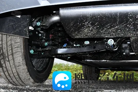 捷途山海 L7 PLUS 2025 款 220km 电七座旗舰版：旅行小房车的全能表现-2