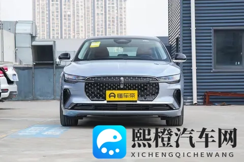 林肯 Z 选买指南:2025 款燃油 _ 混动配置差异与性价比推荐-3