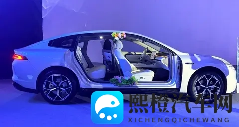 长安启源A06正式上市!1099万起,标配800V高压平台-1