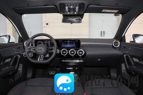 2025 款奔驰 A 级选购指南：25 万级豪华入门，A 180 L 与 A 200 L 怎么选？-3