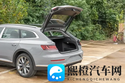 大众CC猎装车,提供两种动力可选,哪款更值得买?-1