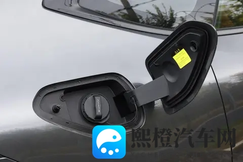 2026款阿维塔12四激光版上市：十项升级，重塑智能豪华新体验-1