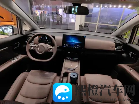 家用MPV新宠儿,五菱星光730售71万起-1