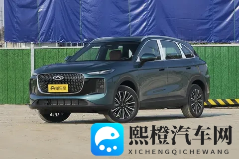 双外观+智能座舱+鲲鹏动力,油车智能化 第五代瑞虎8值不值得买?-1