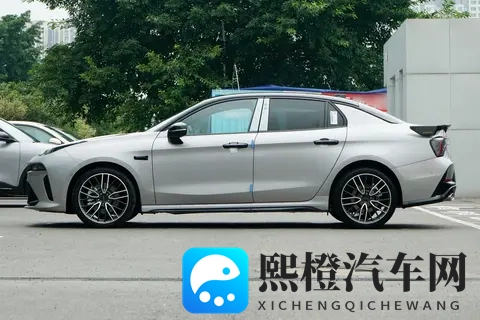 选这款车的六大理由：真实体验第三代领克03凭什么打动人心？-2