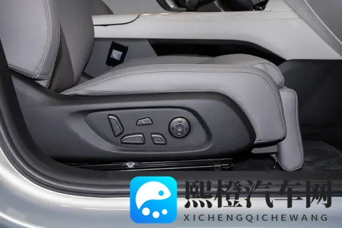 深蓝L06:颜值、智能、操控全拉满,合资车真慌了,适合年轻人-1