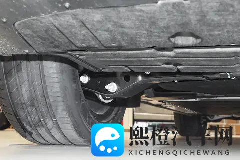 乐道L90 2025款 六座版Pro：大空间+灵活布局+成熟换电体系，香！-1