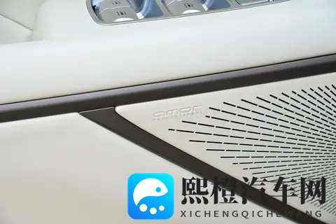 30万内家用MPV新选项!二三排共轨、全系激光雷达,还有惊喜-3