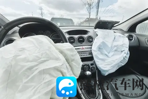 车上加装这3种东西等于在慢性自杀?好看不好用,很多人车上都有-1