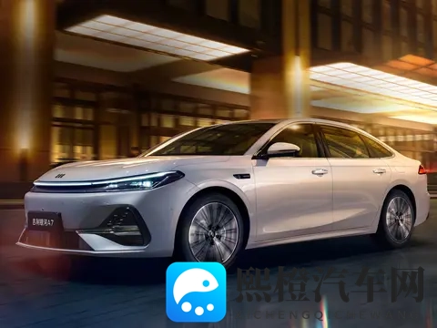 首次突破30万辆大关,吉利汽车公布10月销量307133辆-1