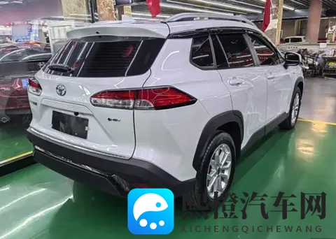 丰田真的“一降到底”！跌至868万起，入门配7气囊，性价比真高-1