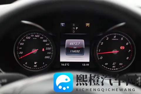 11万多拿下白色奔驰C级,家用代步有面儿-1