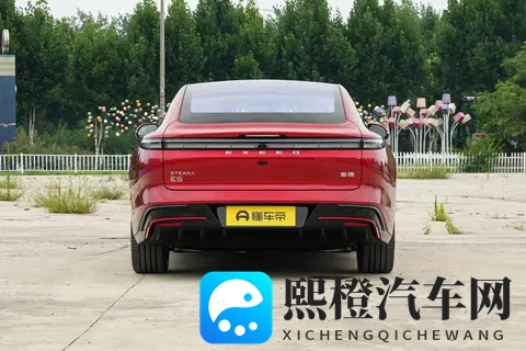 星纪元ES纯电版:中大型轿车的“真香选手”,价格香、操控稳!-2