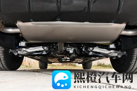 领克09燃油版:起步价不到20万,全系四驱,适合谁买?-1