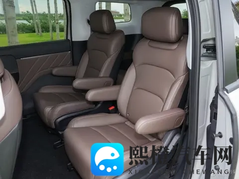 售730万起 五菱星光730上市 燃油_插混_纯电动力 七座大MPV-1