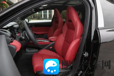 10万级家用轿车该选谁？试驾第三代领克03，全家人都满意-1