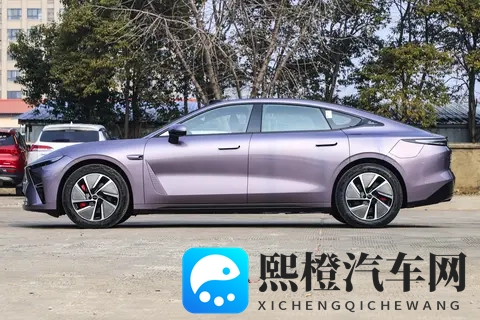 综合续航1645km,云台底盘+黄金增程动力,星纪元ES产品力如何?-3