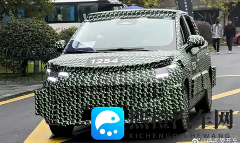 零跑A10测试谍照首次曝光 新车将于本月广州车展正式亮相-1