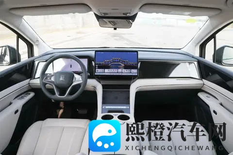奶爸车的新选择,车长5145mm,配15T混动,纯电续航218公里-1