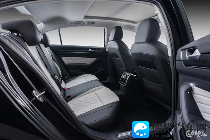 雏鸟圆你一个萝莉梦:萝莉专属,这些车款让驾驶更可爱-1