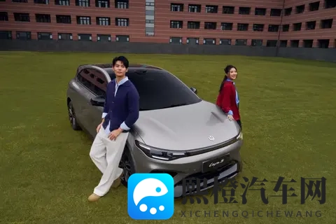 15万内没有竞品，零跑Lafa5来袭，预售才1058万起-1