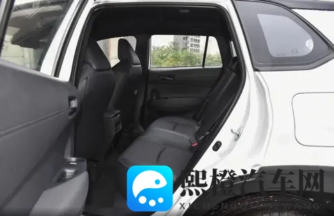 “新面具”,静态解读丰田锋兰达,单月销量稳定1W+-3