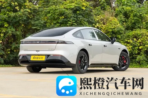 东风奕派eπ007+：15万级轿跑市场的新选择-3