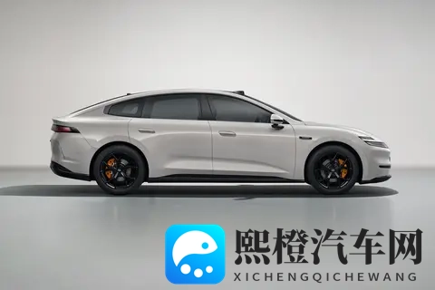 中大型新能源轿车卷王来袭！1099万元起售，长安启源A06如何选？-3